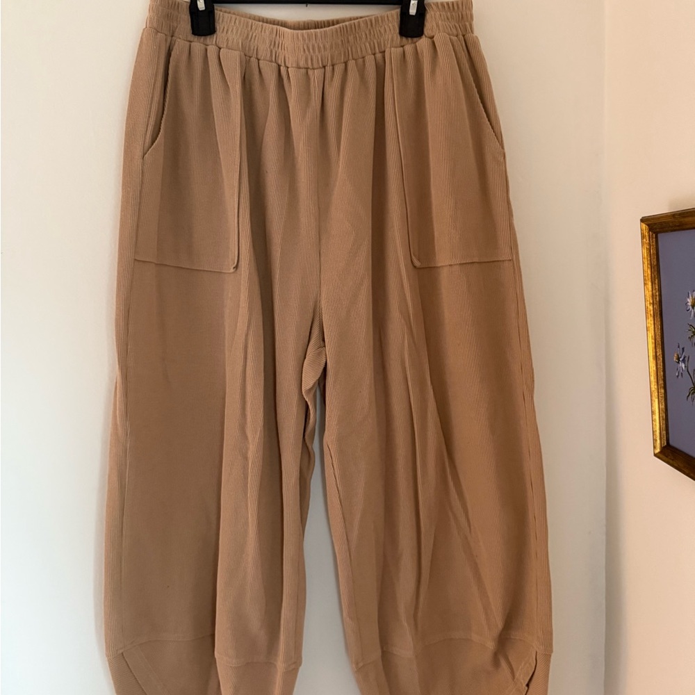 Women’s Tan Pants